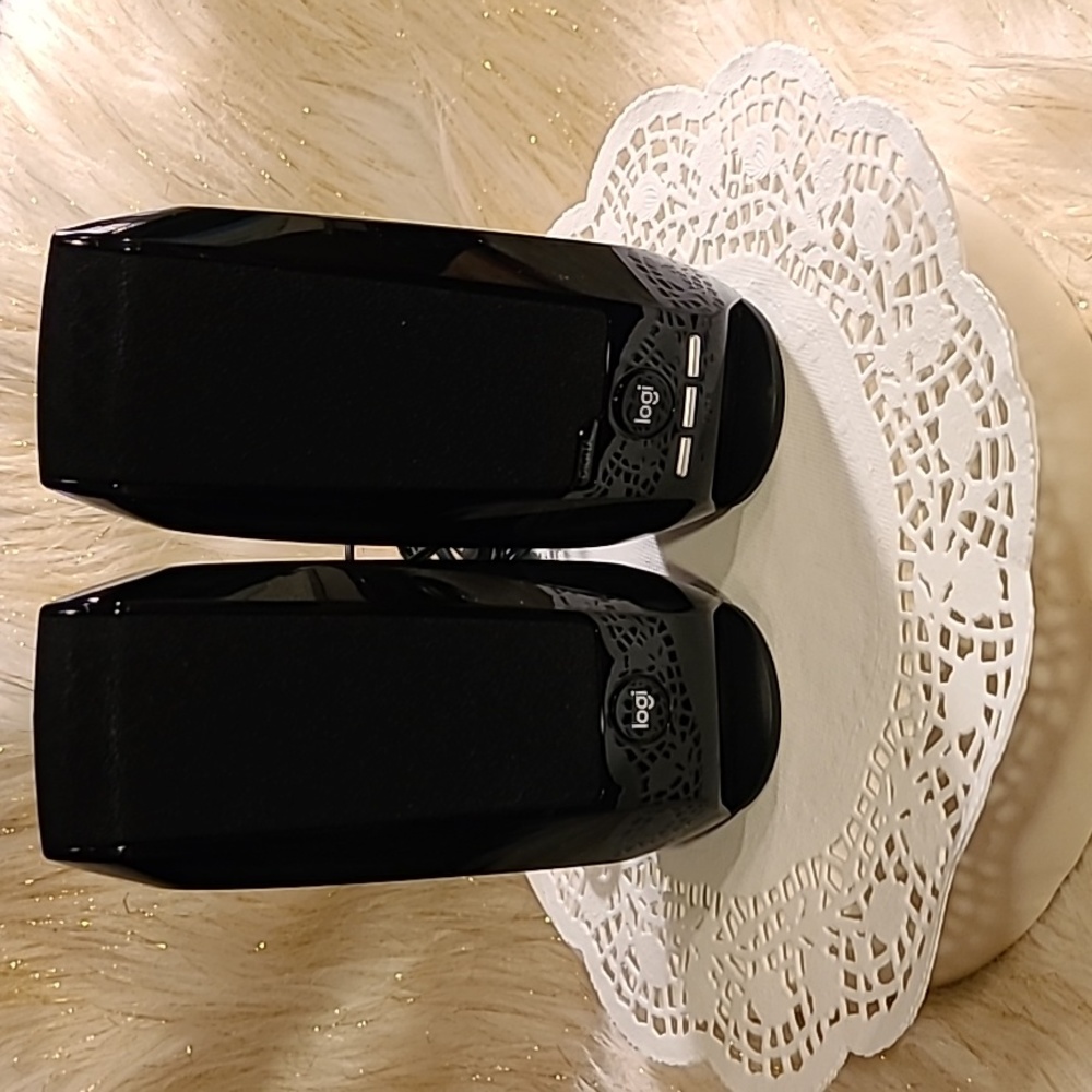 S150 Logitech Digital USB Stereo Speakers (2) NIB